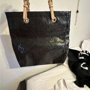 Michael Kors Black Logo Interior